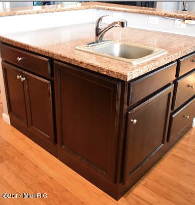 5th image of 4008 Meadow Ln
