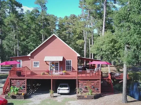 2414 Gilchrist Rd., Mullins, SC 29574