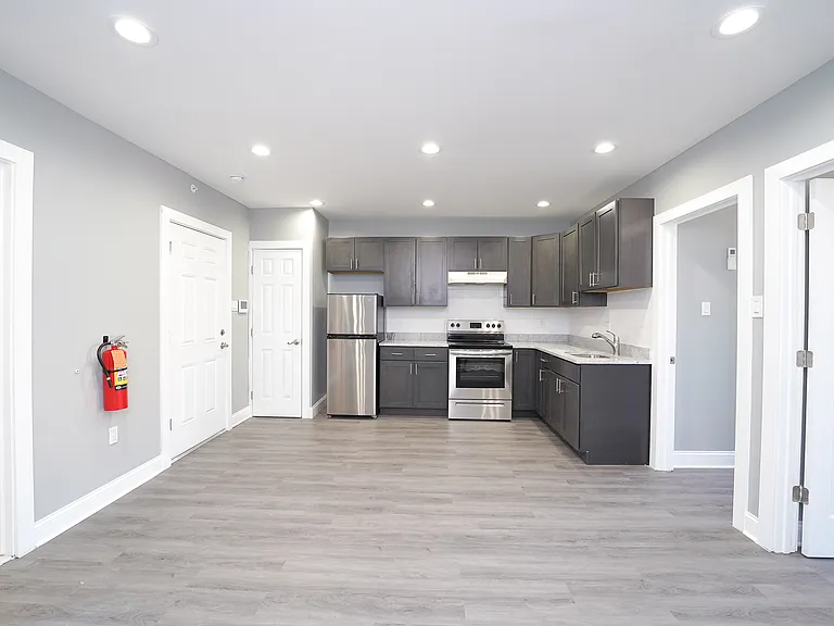 4665 Paul St #1 — Photo 8