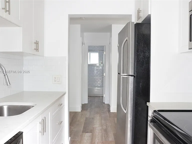 35 Edgewater Dr #104 — Photo 7