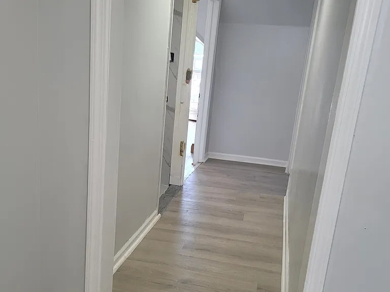 230 S 7th St — Photo 15