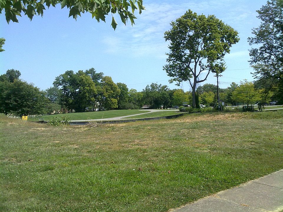 1st image of 144 Williamsburg Dr