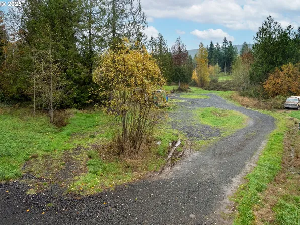 148 Ball Park Dr, Kelso, WA 98626