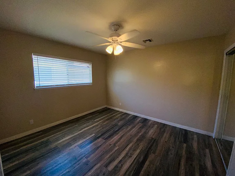 1168 E Lexington Ave — Photo 10