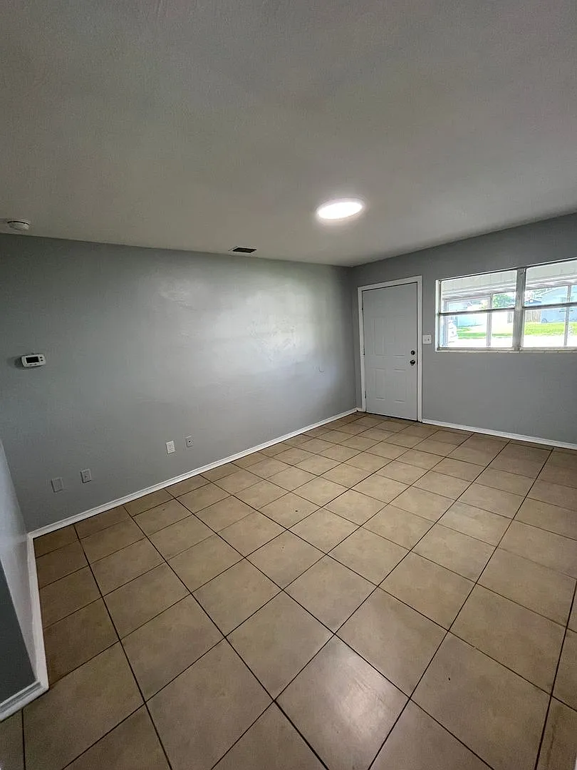 Beautiful 3BR/1BA Lakeland Home with Bonus Room Near Southeastern University! — Photo 4