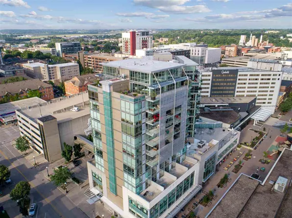 221 E College St APT 801, Iowa City, IA 52240