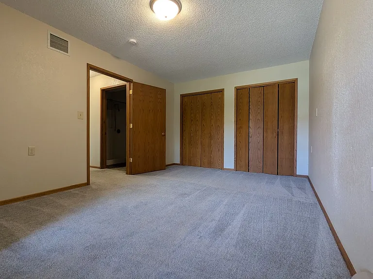 1100 Grove St — Photo 28