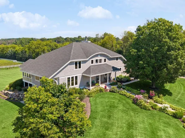 7526 Turner Rd, Maple Plain, MN 55359