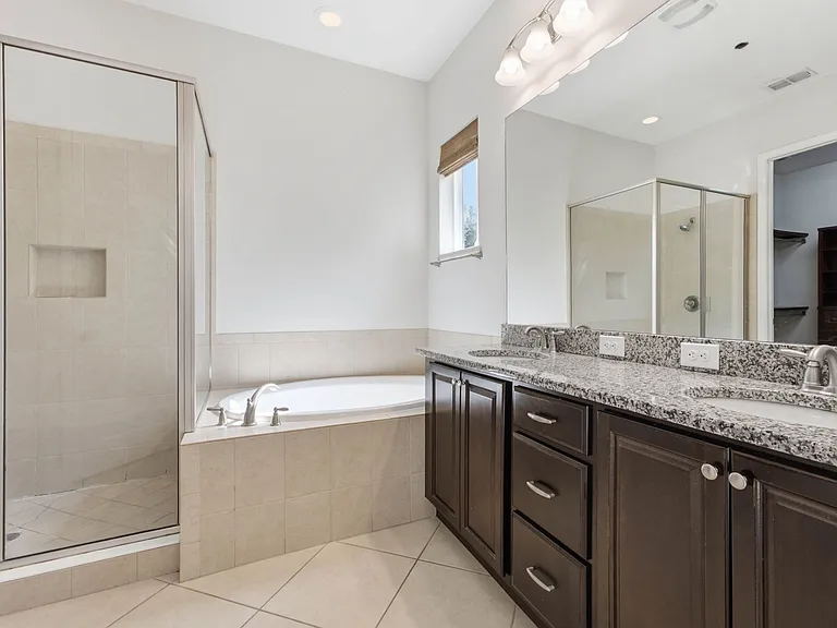 9025 Laureate Blvd — Photo 29