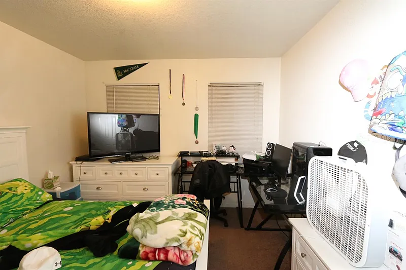 Thumbnail 10