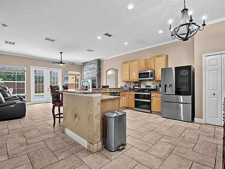 61 Francis Ln — Photo 4