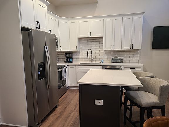 3rd image of 1040 O St #110