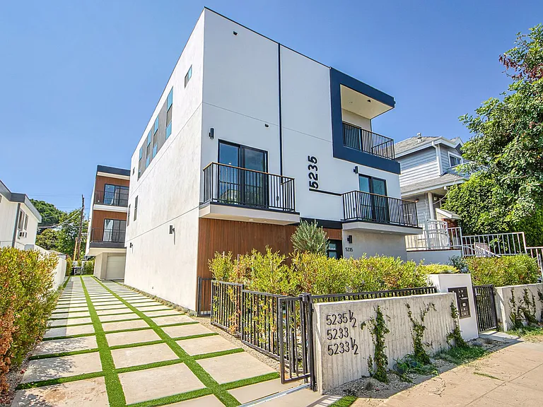 5233 Satsuma Ave — Photo 6