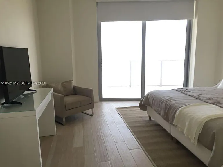 2600 E Hallandale Beach Blvd #2202 — Photo 8