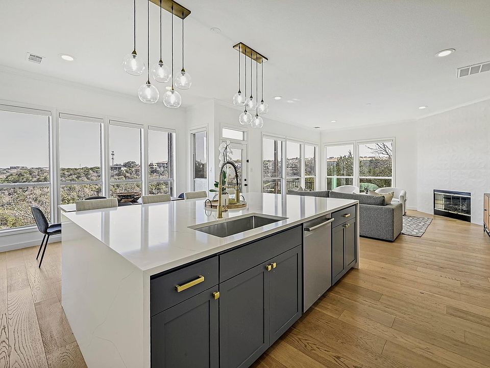 1st image of 5000 Valburn Ct