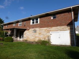 100 Clark Rd, Saint Clairsville, OH 43950