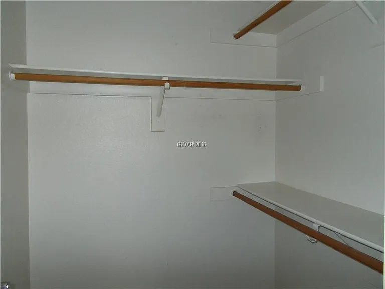 1500 Iron Springs Dr — Photo 11