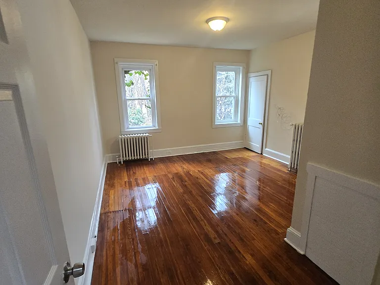 4672 Stenton Ave — Photo 3