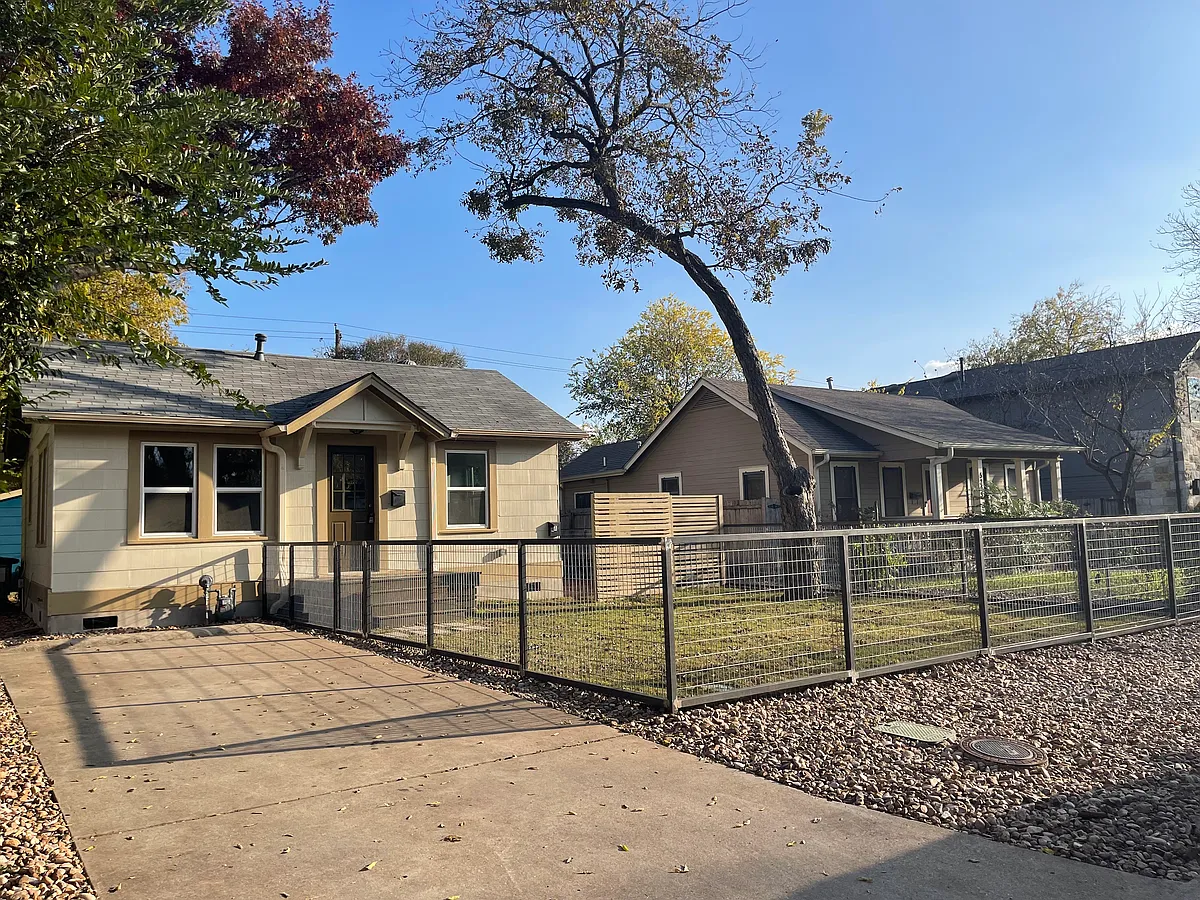 Building Photo - 5207 Avenue H