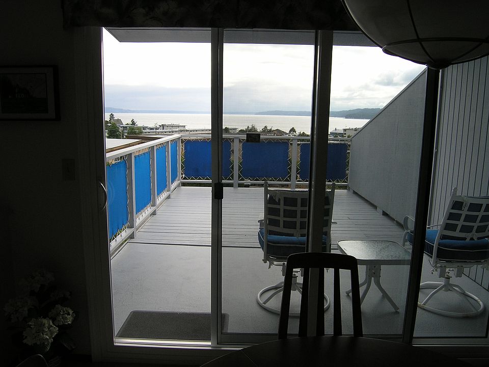 Deck off dining room