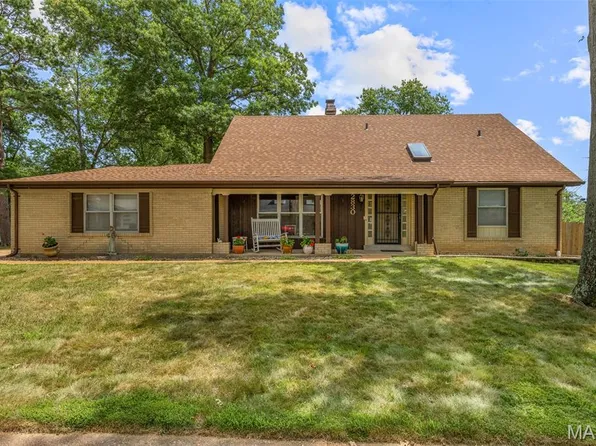 2830 Springridge Dr, Saint Louis, MO 63129