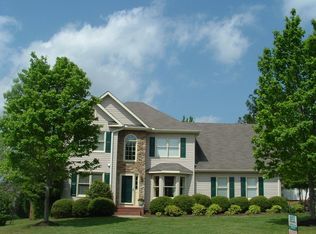 4 Meadow Ridge Dr, Greer, SC 29651