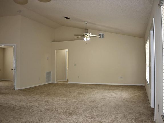2nd image of 517 SE Fallon Dr