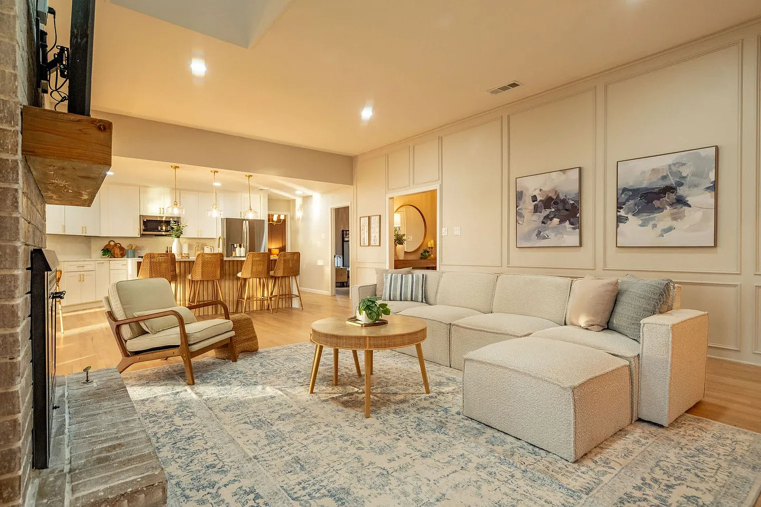 7 bed, 4.0 bath, 2798 sqft, $17,491 — Photo 1