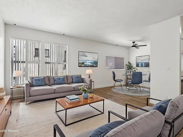 521 N Kenmore Ave #102 — Photo 1
