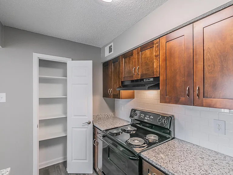 Station 121 at Town Center Apartments — Photo 232