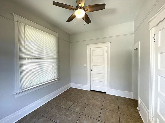 4th image of 301 W C St #2
