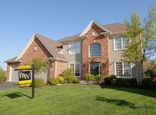 39W828 Benton Ln, Geneva, IL 60134