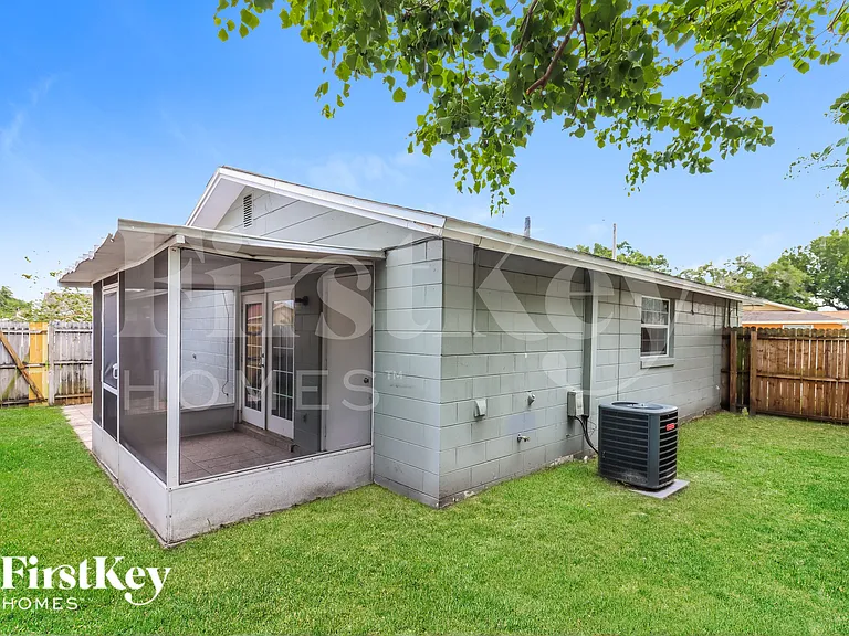 8508 Olympic Ct — Photo 15