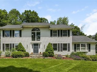 2 Delno Dr, Danbury, CT 06811