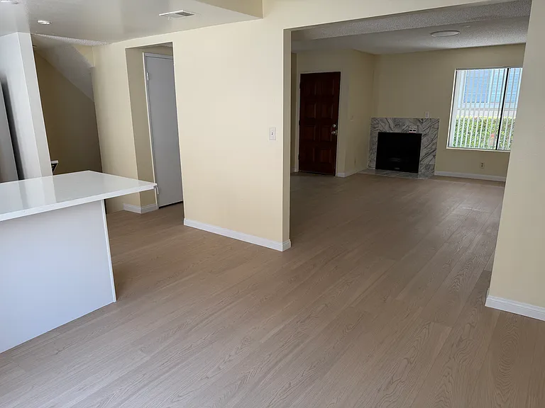 30 S Chapel Ave #D — Photo 5