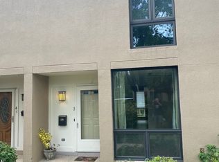 3 Maple Tree Ct, Elmhurst, IL 60126