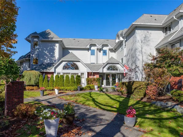 10431 Resthaven Dr #201, Sidney, BC V8L 3H6