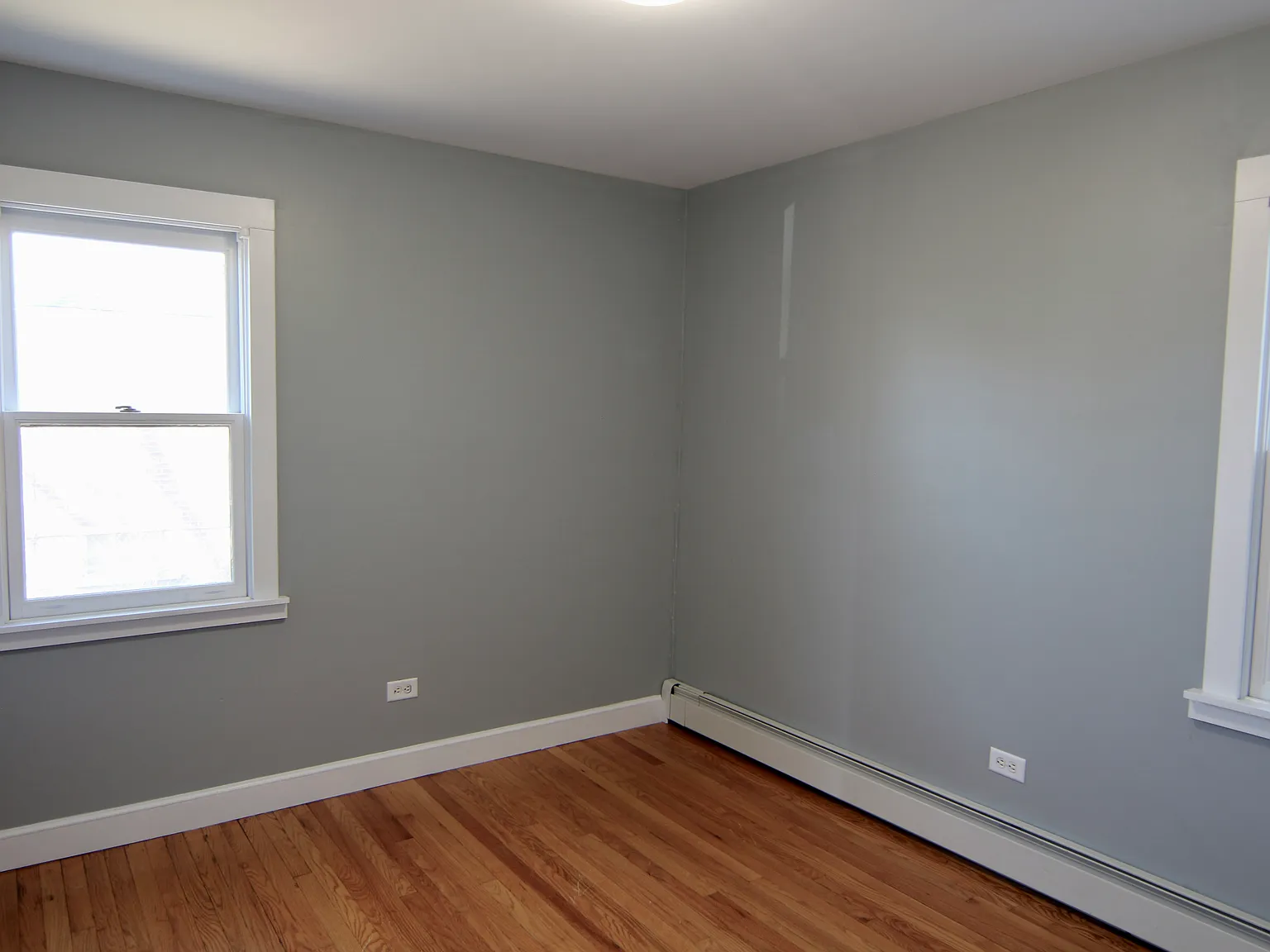 2 bed, 1000 sqft, $1,650 — Photo 2
