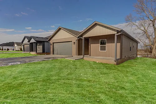 210 A W Clinton St Photo 1