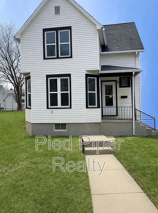 719 S Walnut Ave