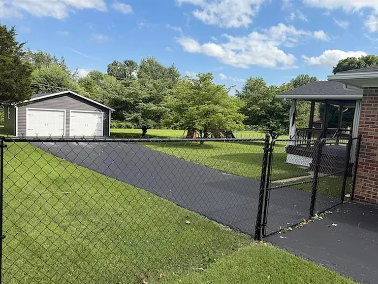 192 Sandalwood Dr — Photo 2