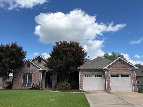 230 Chapel Creek Dr, Conway, AR 72034