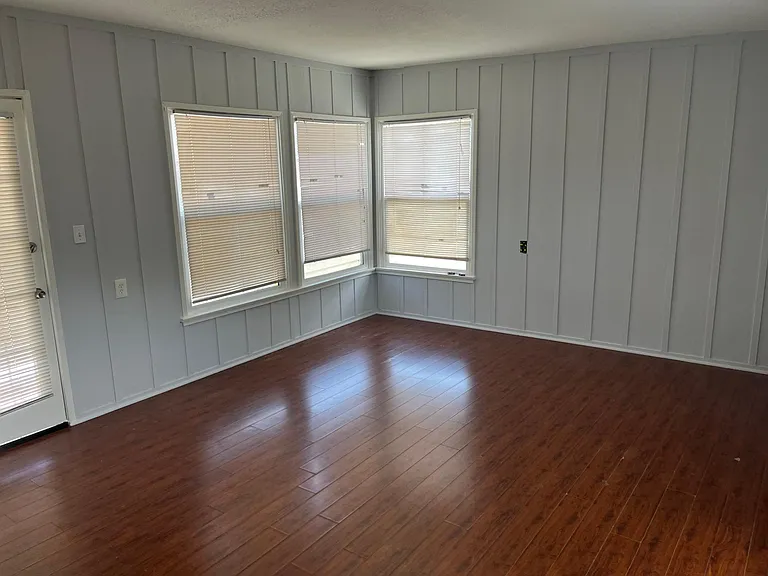 606 N Marguerita Ave — Photo 13