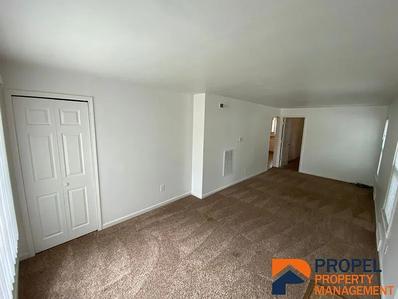 2 bed, 1.0 bath, 700 sqft, $850 — Photo 3