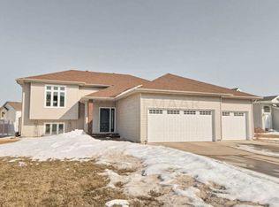 4532 44th St S, Fargo, ND 58104
