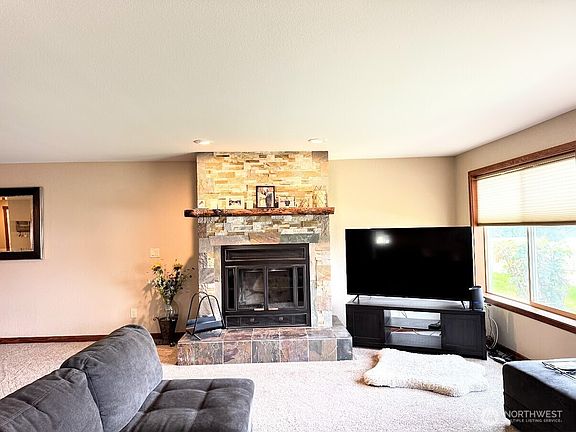4th image of 520 11th Street NE #14