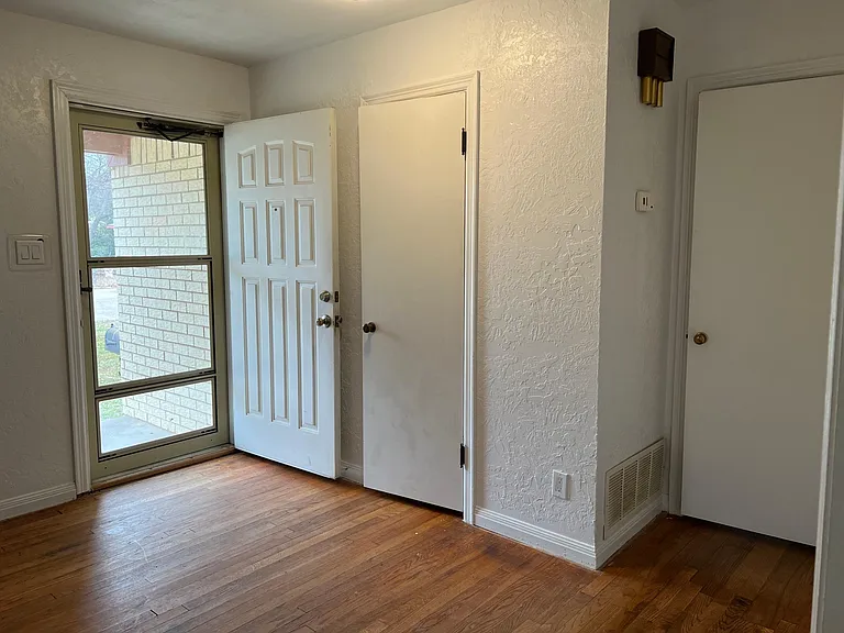 1549 Norriss Rd — Photo 3