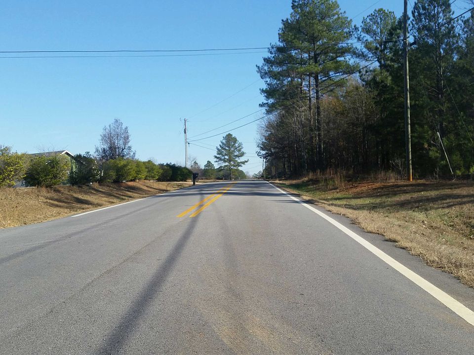 2nd image of 350 Davis Rd