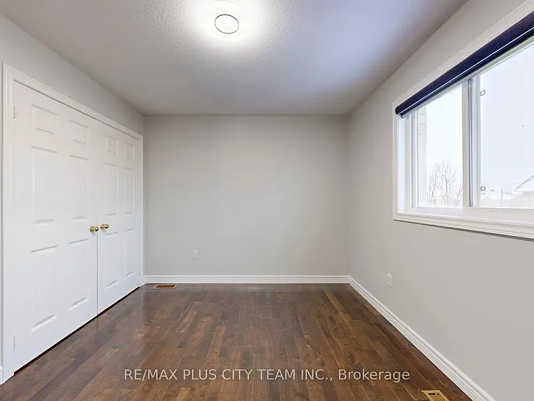 4 Slessor Ln — Photo 27