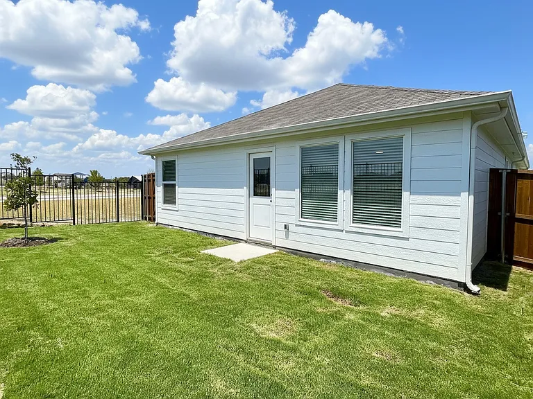 3185 Campeiro Ave — Photo 28